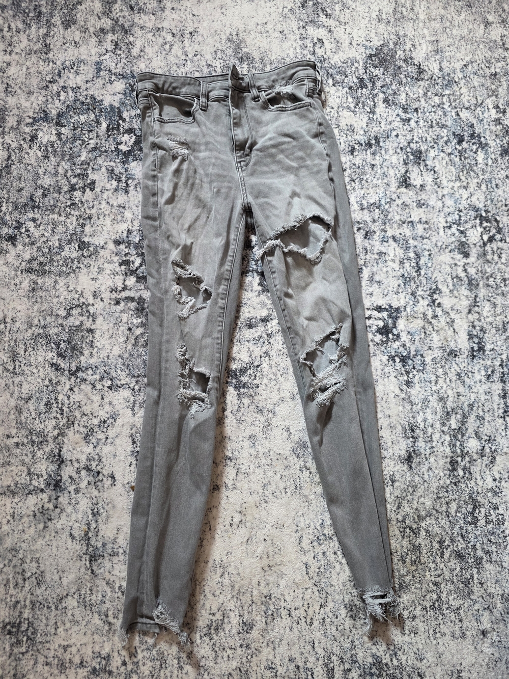 American Eagle Outfitters Women’s Grey Distressed Skinny Jeans